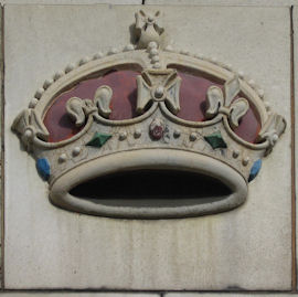 crown made of terracotta